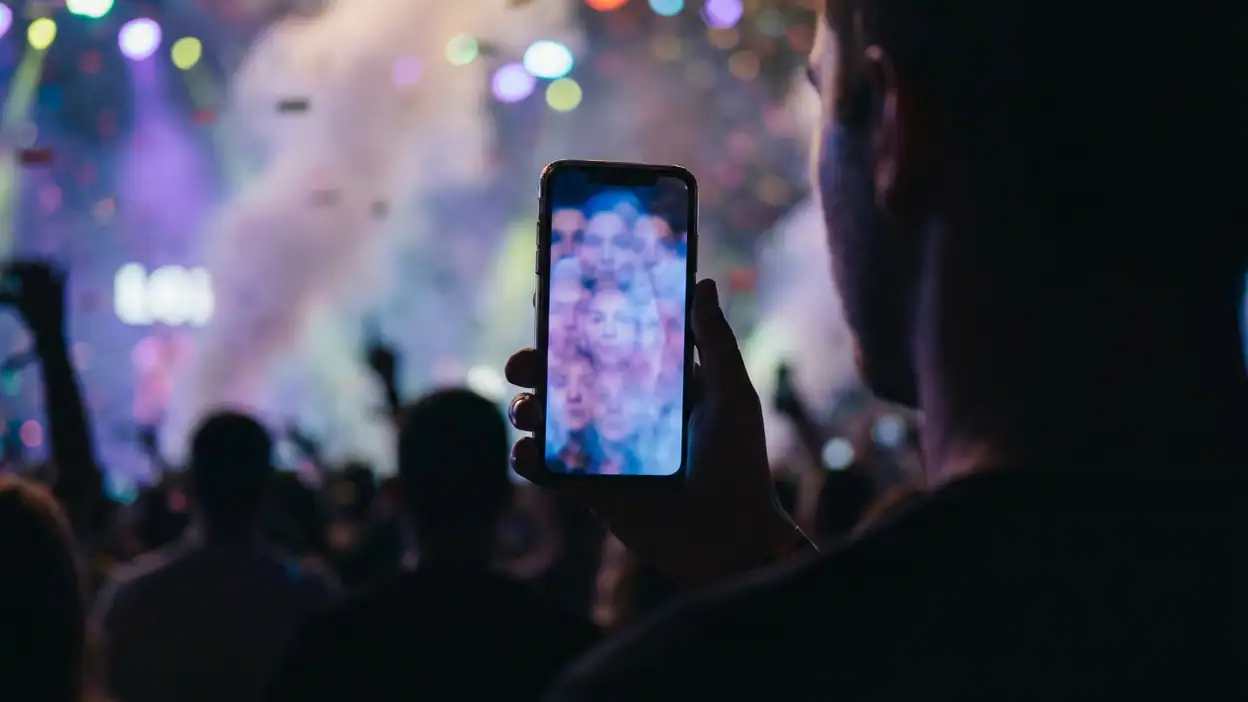 Reface: Transformez Vos Photos en Œuvres d'Art Interactives header