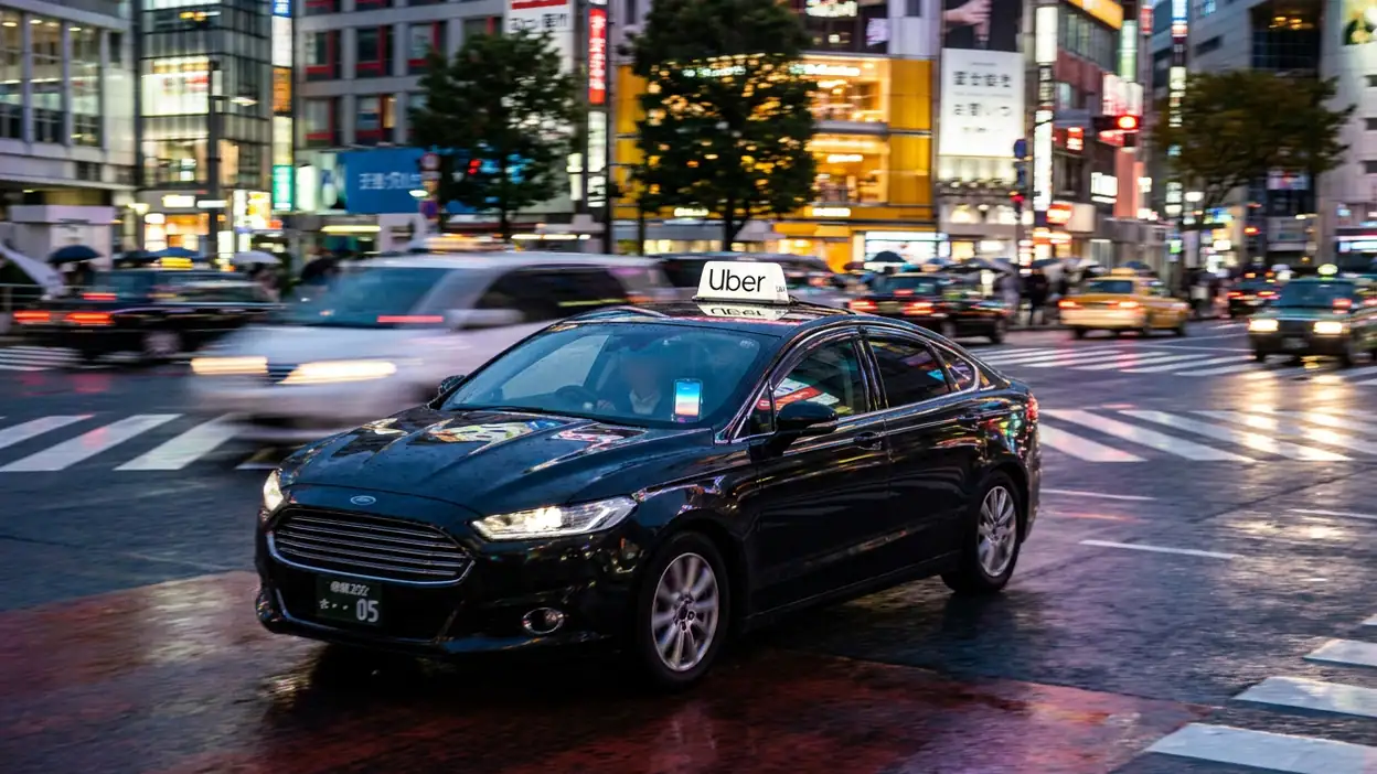 ウーバー Uber Taxi：シンプルさとスピードで交通を変革 header