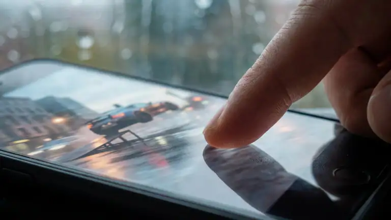 Asphalt 8 zamienia krótką przerwę w mały wyścig adrenaliny header
