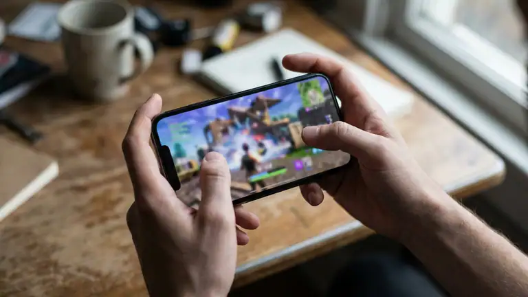 Dlaczego Fortnite na telefonie tak łatwo wciąga na dłużej header